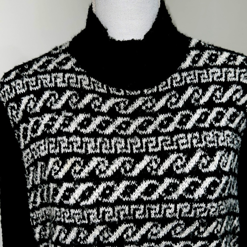 Free People Black and White Oversized Cotton Blend Sweater Poncho size XS - Picture 3 of 9